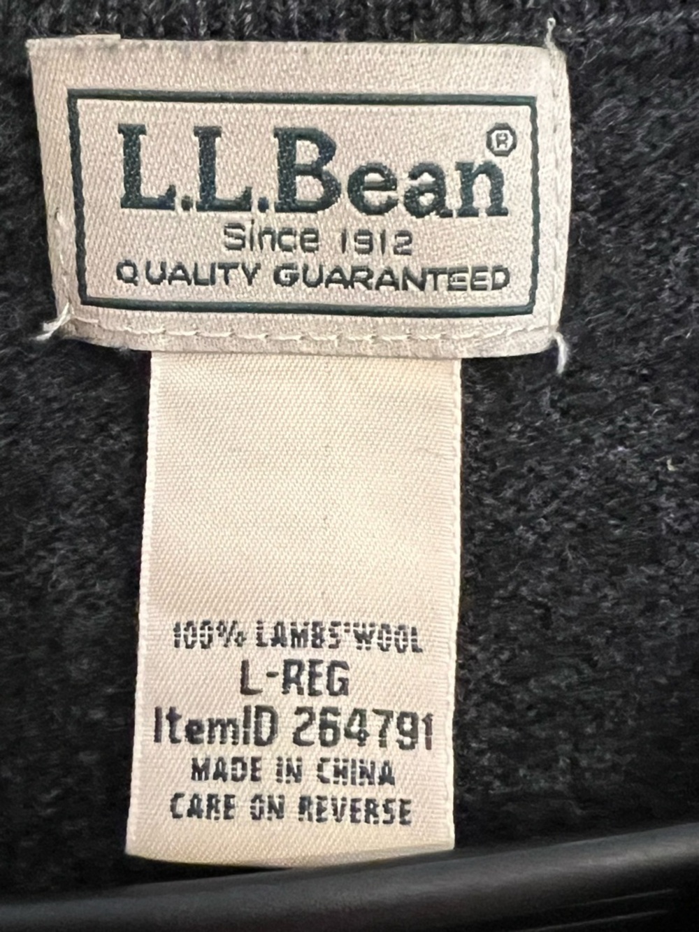 L.L.Bean 100% Lambswool V-neck sweater vest Size L - Picture 3 of 6